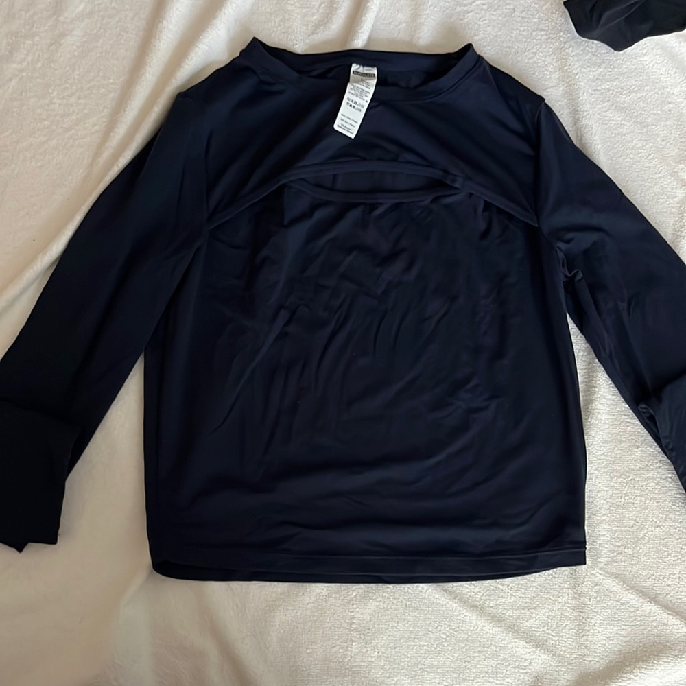 Alphalete- Keyhole soft tee- Worn once